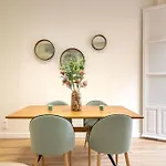 Juan De La Encina Central Suite